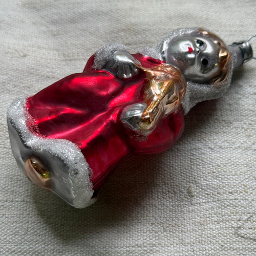 Nostalgic Girl with Violin Ornament