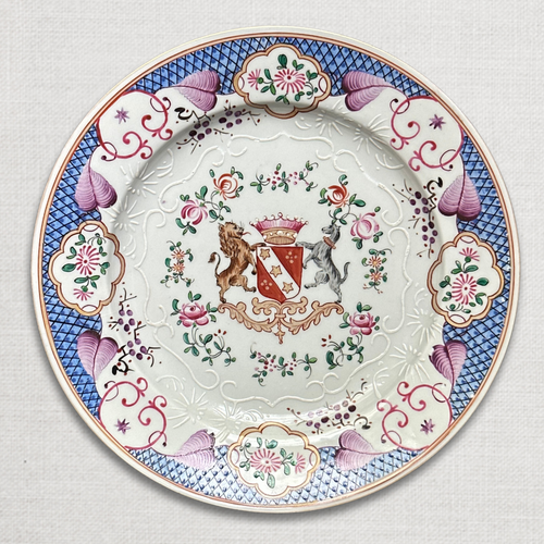 Set of Seven 19th-Century Chinese Export Style Samson of Paris Armorial Dinner Plates