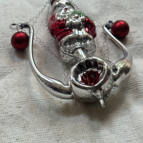 Nostalgic Santa on Wire Wrapped Reflector Ornament