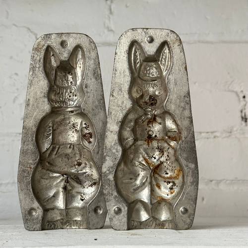 Antique Chocolate Clothed Rabbit Tin Mold (#35)