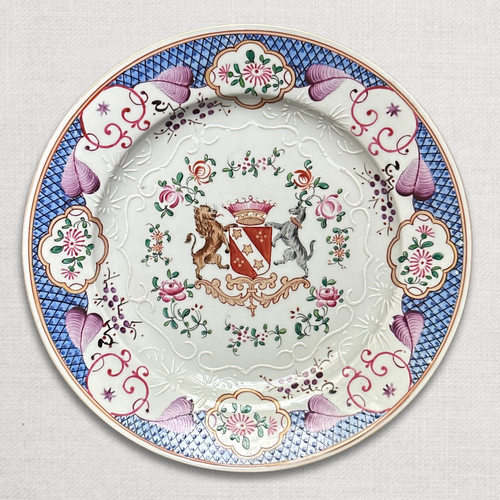 Set of Seven 19th-Century Chinese Export Style Samson of Paris Armorial Dinner Plates
