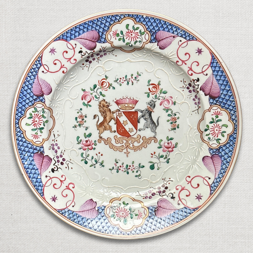 Set of Seven 19th-Century Chinese Export Style Samson of Paris Armorial Dinner Plates
