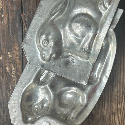 Antique Chocolate Rabbit Tin Mold  (#04)