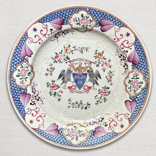 Set of Seven 19th-Century Chinese Export Style Samson of Paris Armorial Dinner Plates