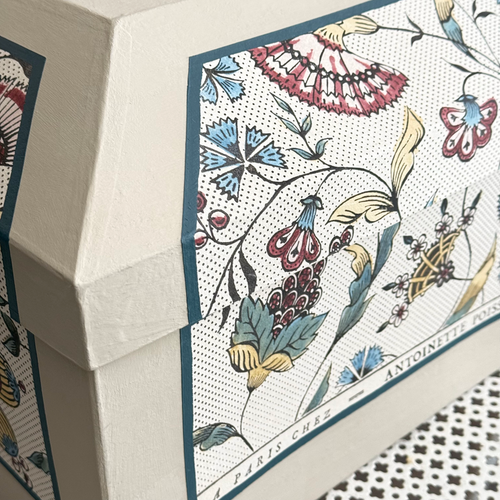 Antoinette Poisson Large Wedding Box in "Jaipur Colors" No. 57A