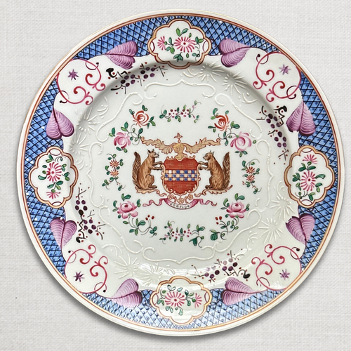 Set of Seven 19th-Century Chinese Export Style Samson of Paris Armorial Dinner Plates